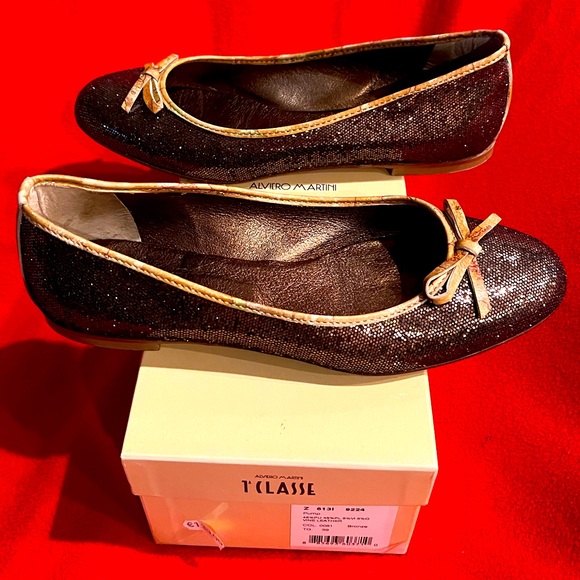 Alviero Martini Vine Leather Bronze Pump - Picture 4 of 8